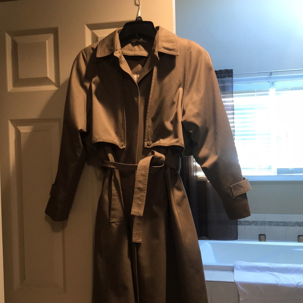 Trench coat with wool lining